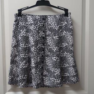Japna Sz Medium Mini skirt Black and White Floral Elastic Waist Band 100% Rayon